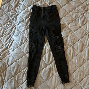 Black ripped skinny jeans